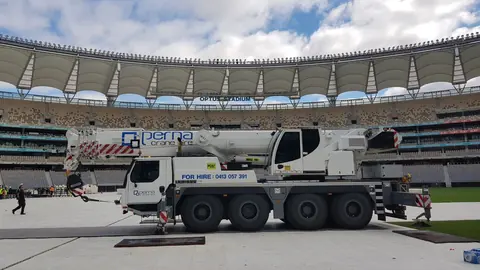 Crane Hire photo 8